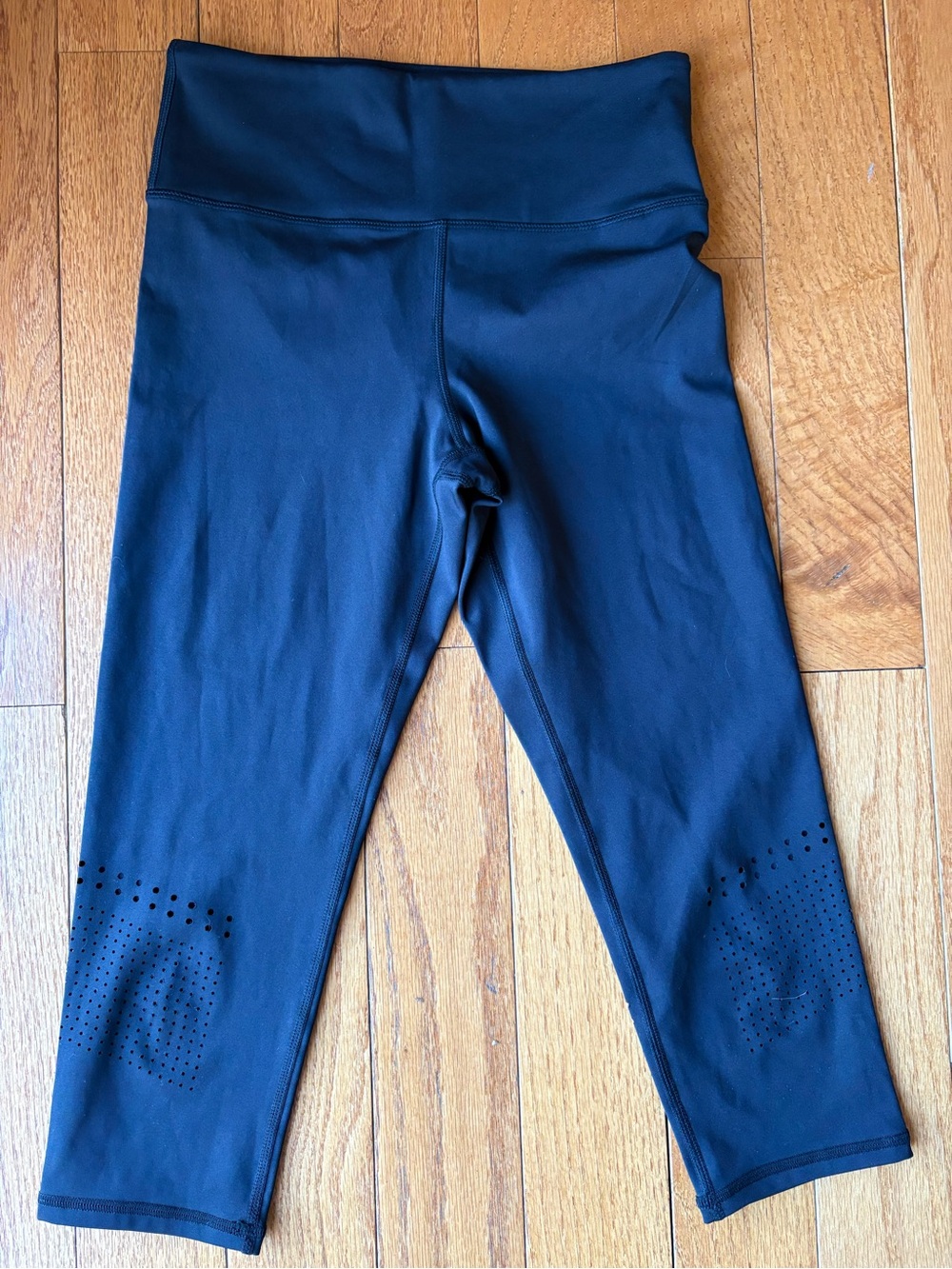 Women' High-Waist Black Active Capri Leggings